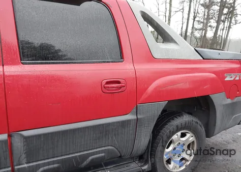 2003 Chevrolet Avalanche 1500 из США, поврежденный, VIN 3GNEK13T43G134433